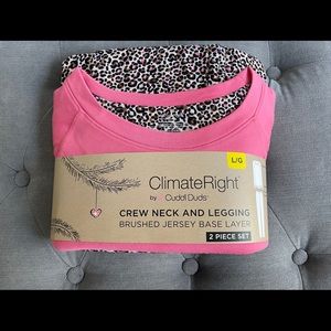 Climate Right by Cuddl Duds crew neck/leggings